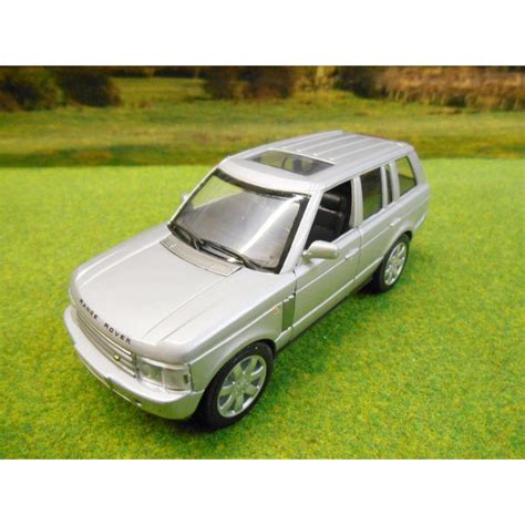 WELLY 1:32 LANDROVER RANGE ROVER IN SILVER - One32 Farm toys and models