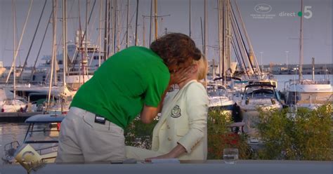 Baiser passionné entre Bertrand Chameroy et Anne Élisabeth Lemoine dans