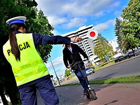 Pijani Na Hulajnogach Elektrycznych W Elbl Gu