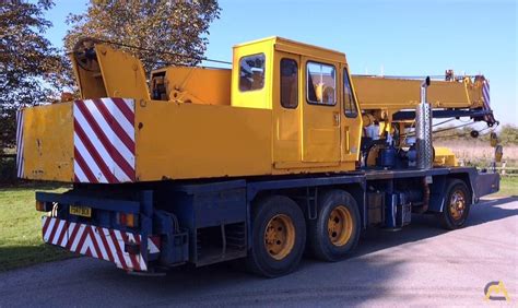 Tadano TL 250E 25 Ton Telescopic Truck Crane For Sale Hoists Material