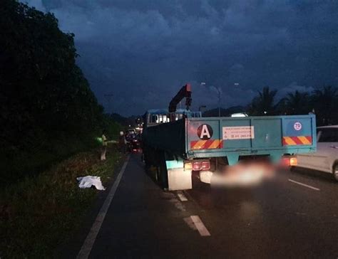 Nahas Dua Motosikal Dan Lori Seorang Maut Manakala Seorang Lagi Cedera