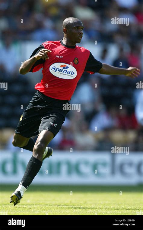 SAMUEL ETOO REAL MALLORCA FC PRIDE PARK STADIUM DERBY ENGLAND 03 August 2003 Stock Photo - Alamy