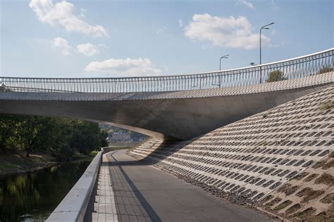 A major construction project will widen Bridge plaza 17