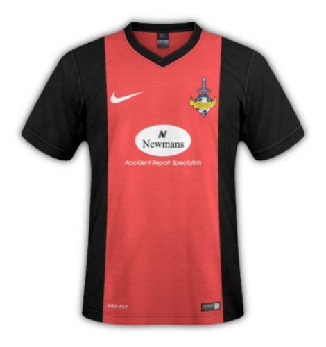 Long Eaton United Kits