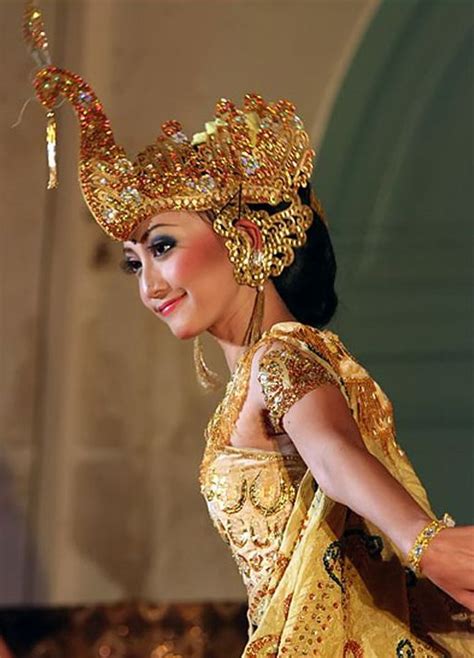 Tari Merak Traditional Dance Traditional Fashion Traditional Dresses