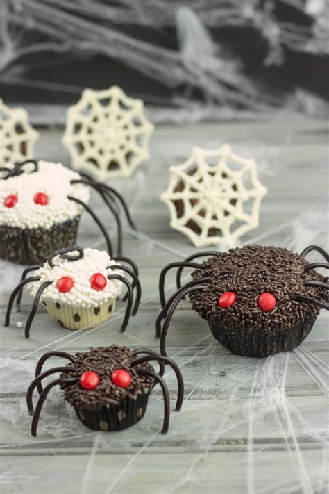 Spider Cupcakes White Lights On Wednesday