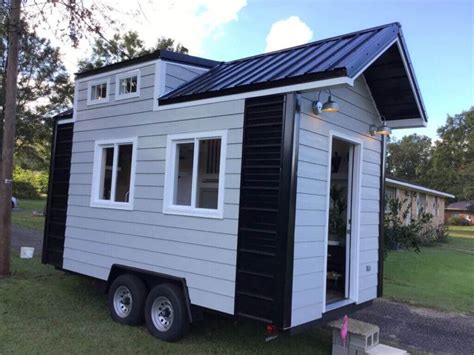 Cool This Tiny House On Wheels Has A Surprisingly Cozy Design Tiny