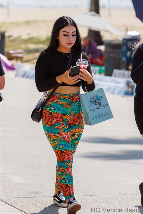 Hq Venice Beach March Boardwalk Girls 3272022
