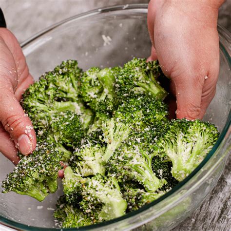 🥦🧀 Easy Air Fryer Broccoli Parmesan Recipe Video