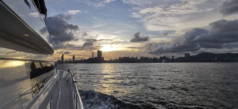 Victoria Harbour Cruise with Dinner in Hong Kong — SEA E O