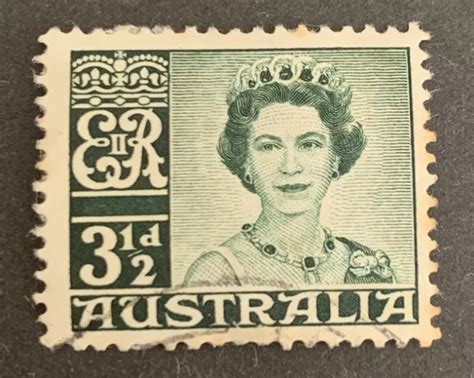 1959 63 Pre Decimal Queen Elizabeth Ii 3 12d Green Stamp Fu No Wmk Eur