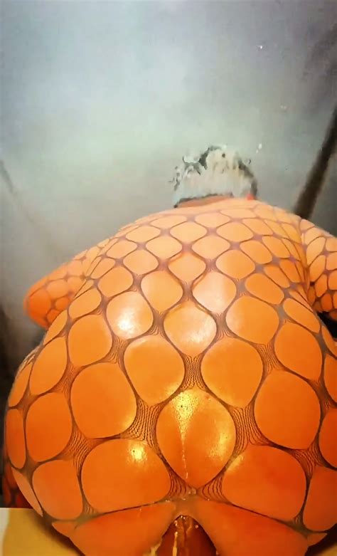 Expert Bottom With Devouring Dildo