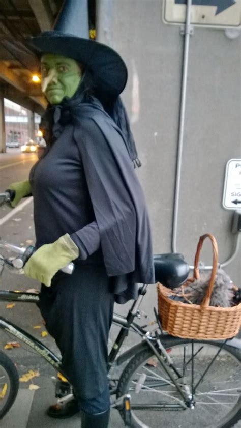 The Wicked Witch Rides a Bike - Bike Hugger