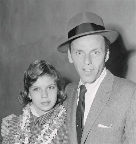 💖 💖 Frank Sinatra With His Daughter Nancy Sinatra At Lax Circa 1955