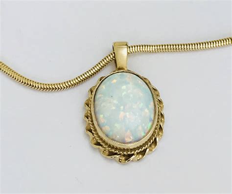 Superb Vintage 9ct Yellow Gold Opal Necklace Fully Hallmarked