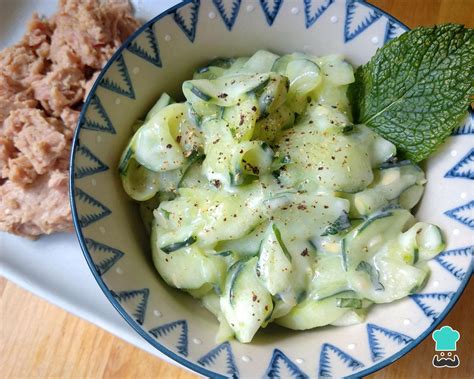 Salada Fresca De Pepino Iogurte E Hortel