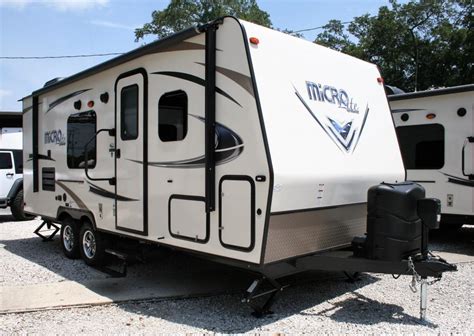 Best Travel Trailers For Retired Couples – 2020 Top Picks - RV Expertise