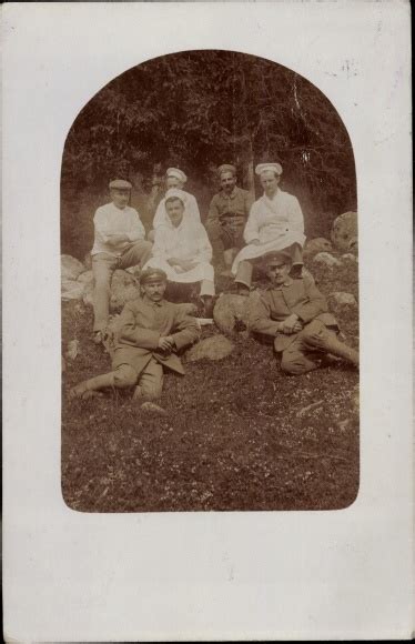 Foto Ansichtskarte Postkarte Deutsche Soldaten In Uniformen