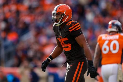 Myles Garrett Browns - Management And Leadership