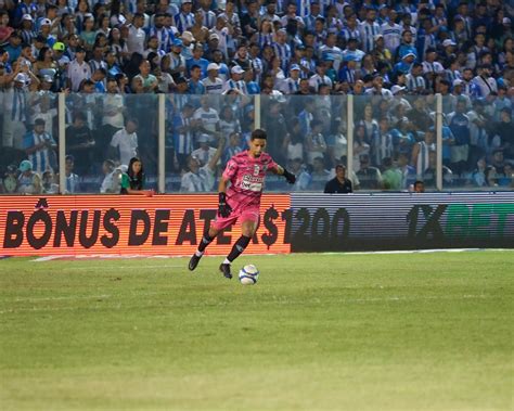 Matheus Nogueira fala sobre reencontro Hélio e cobrança em Esli