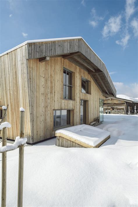 10 Modern Houses Inspired by Barns