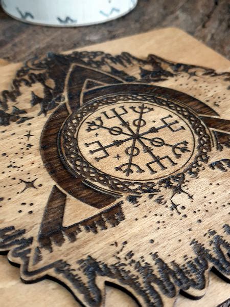 Runes Ancien Futhark Vegvisir Coffret Carr En Bois Brin De Syl