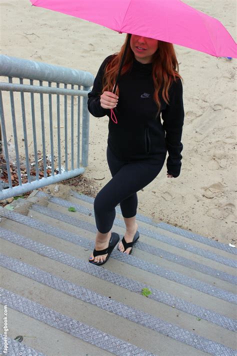 Rebecca Berardi Becky Berardi Badassbeckyshow Nude OnlyFans Leaks