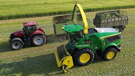 JOHN DEERE 9500i am Gras häckseln Abfahrer CASE JOHN DEERE mit HW80