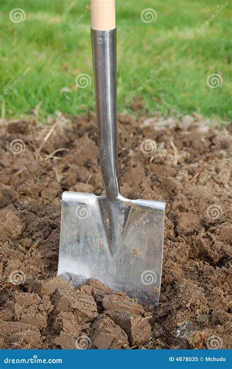 Spade In The Soil Stock Image Image Of Delve Spitter