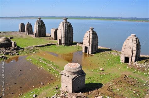 Bathu Ki Ladi Are Ancient Hindu Temple Ruins That Lay Submerged Under