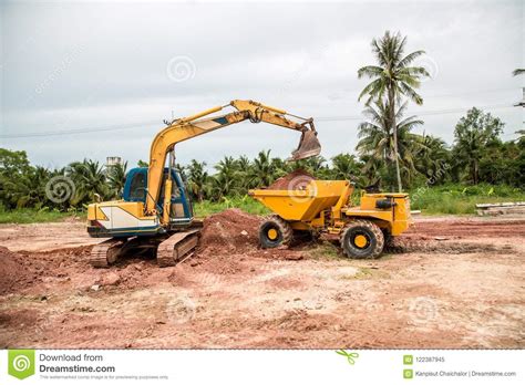 Building Machines Digger Loading Trucks With Soil Excavator Loading