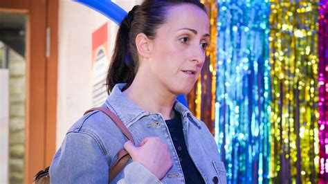 Eastenders Spoilers Sonia Fowler Accuses Dad Rocky Of Being A Burglar