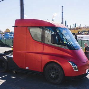 Tesla Semi Everyeye Auto