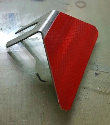 Red And Silver Aluminium Alloy Road Reflector At Rs Piece In