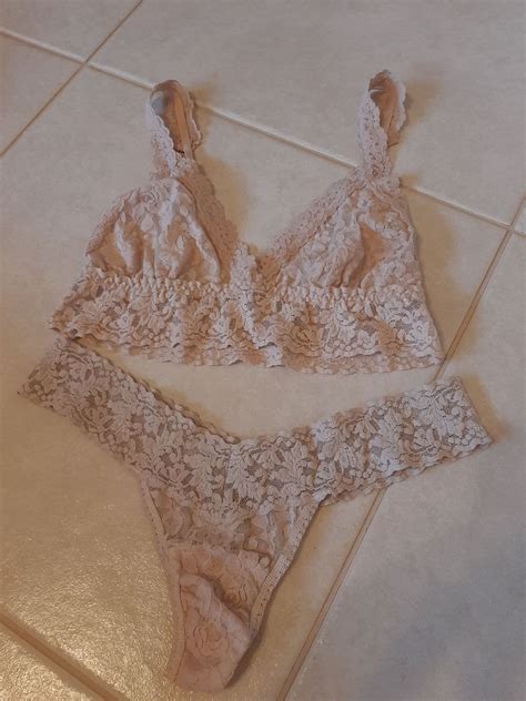 Conjunto Calcinha E Suti Rendado Nude Tam P Lingerie Feminina Nunca