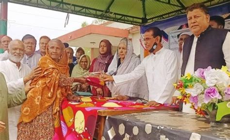 শেখ হাসিনা সরকার জনগণের পাশে আছে মতিয়া চৌধুরী