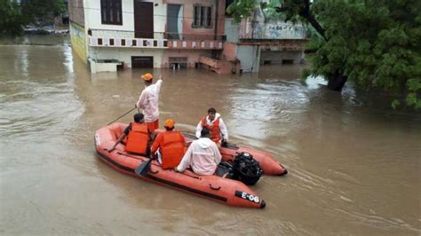 Gujarat Flood Ndrf And Iaf Rescue 320 People From Hajipir India News