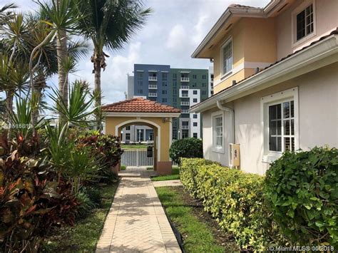 Ne Th St North Miami Beach Fl Townhome Rentals In