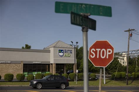 Cvs Walgreens And Rite Aid Are Closing Thousands Of Stores Heres Why