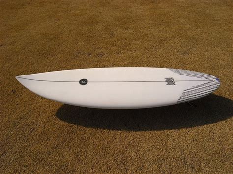 波情報 湘南 腰腹サイズ 小波パフォーマンスのBMG サーフボードクオリティーハードコア Quality Hardcore Distributions