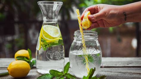 Is Drinking Lemon Water On An Empty Stomach Safe For Everyone Know In