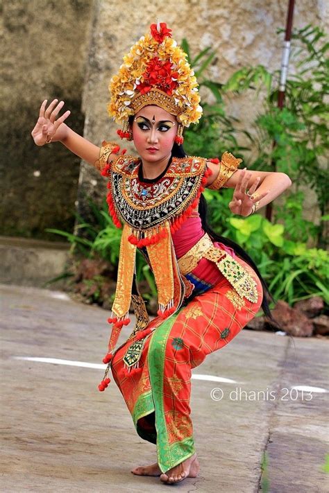 Balinese Dance - Dogs And Cats Wallpaper