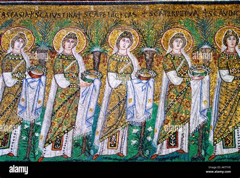 Ravenna Italien C Ad Mosaiken Abbildenden Heilige Jungfrauen Mit