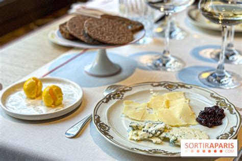 デュカスバカラパリのクリスタルの殿堂で美食を楽しむ Sortiraparis