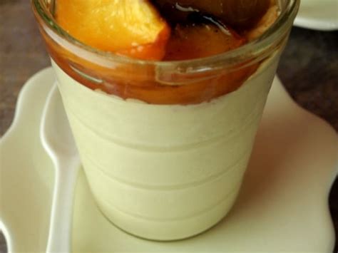 Panna Cotta au sucre et lait de coco fruits dété rôtis nectarines