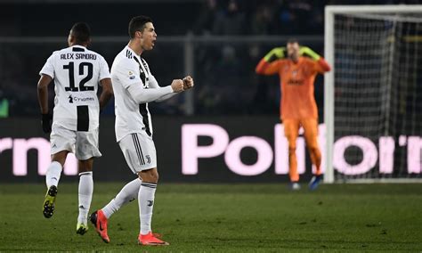 Ronaldo Carica La Juve In Campo E Sui Social Foto Ilbianconero