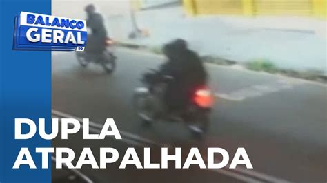 Motociclista Tenta Empinar A Moto E Acaba Caindo No Meio Da Rua Junto