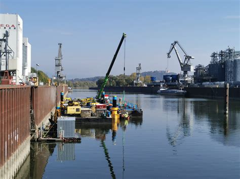 Startschuss für Hafenvertiefung Hafen Straubing Sand