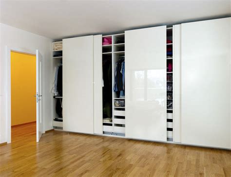 Contemporary Wardrobe Lugi Glass Lacquered Glass Sliding Door