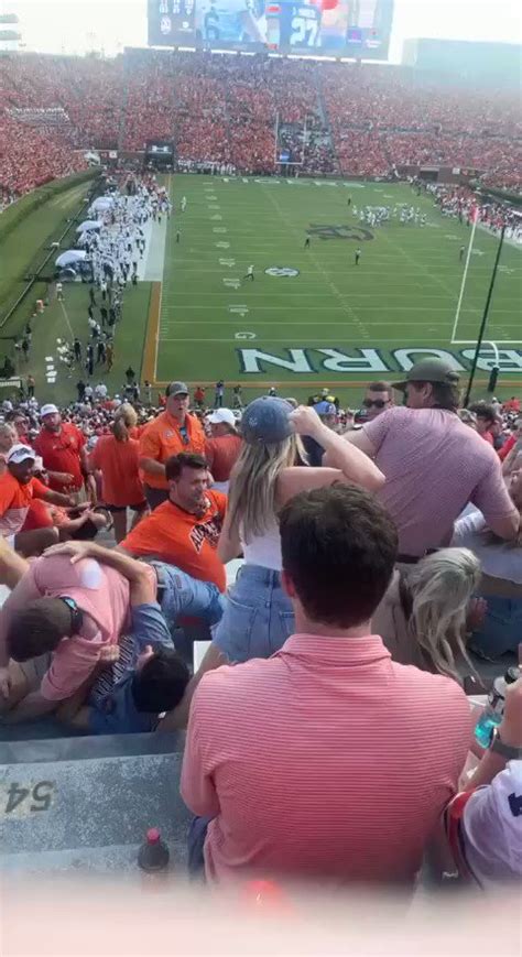 Old Row Sports On Twitter Fight At Auburn Https T Co V7c5010FkI